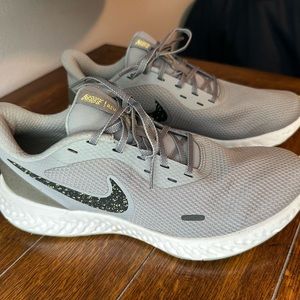 Men’s Nike Revolution - Size 8.5